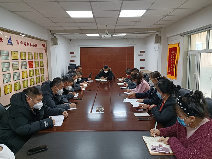 1675848611209985.jpg 圖為:運輸公司召開節(jié)后安全會議_副本.jpg